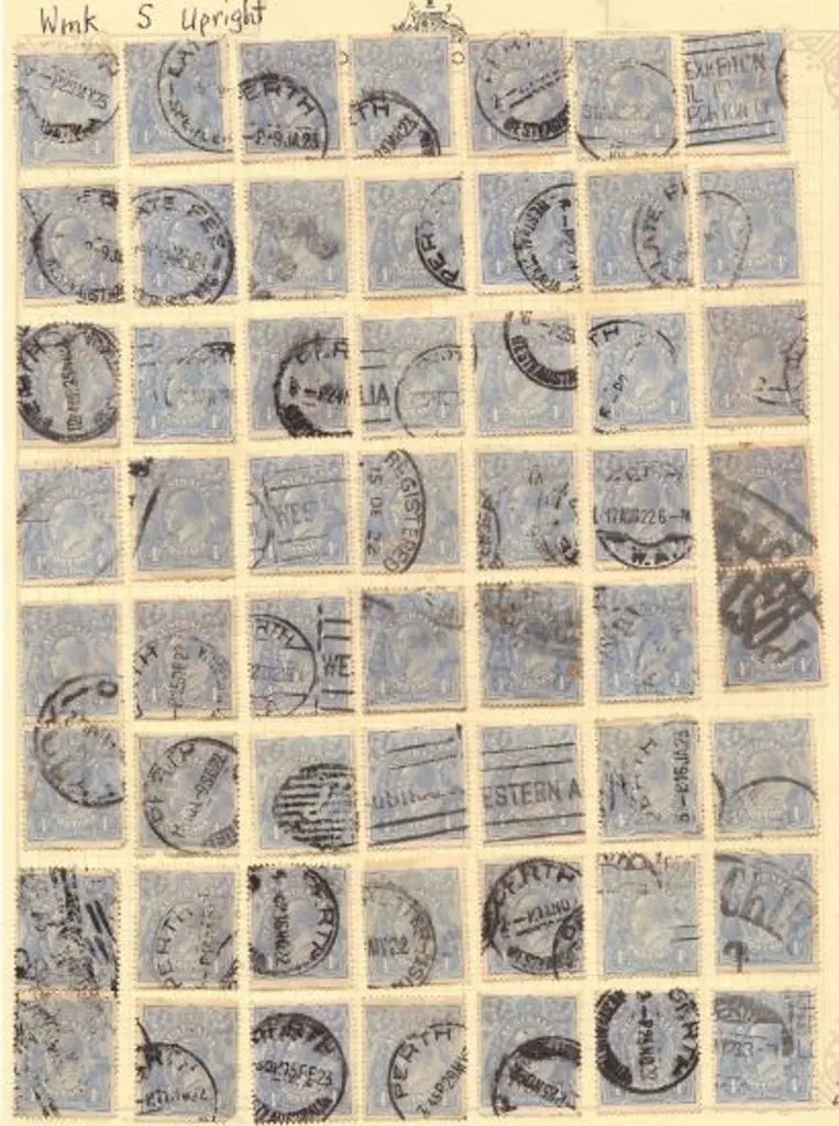 4d blue used selection with mostly cds examples on ... Image 1++