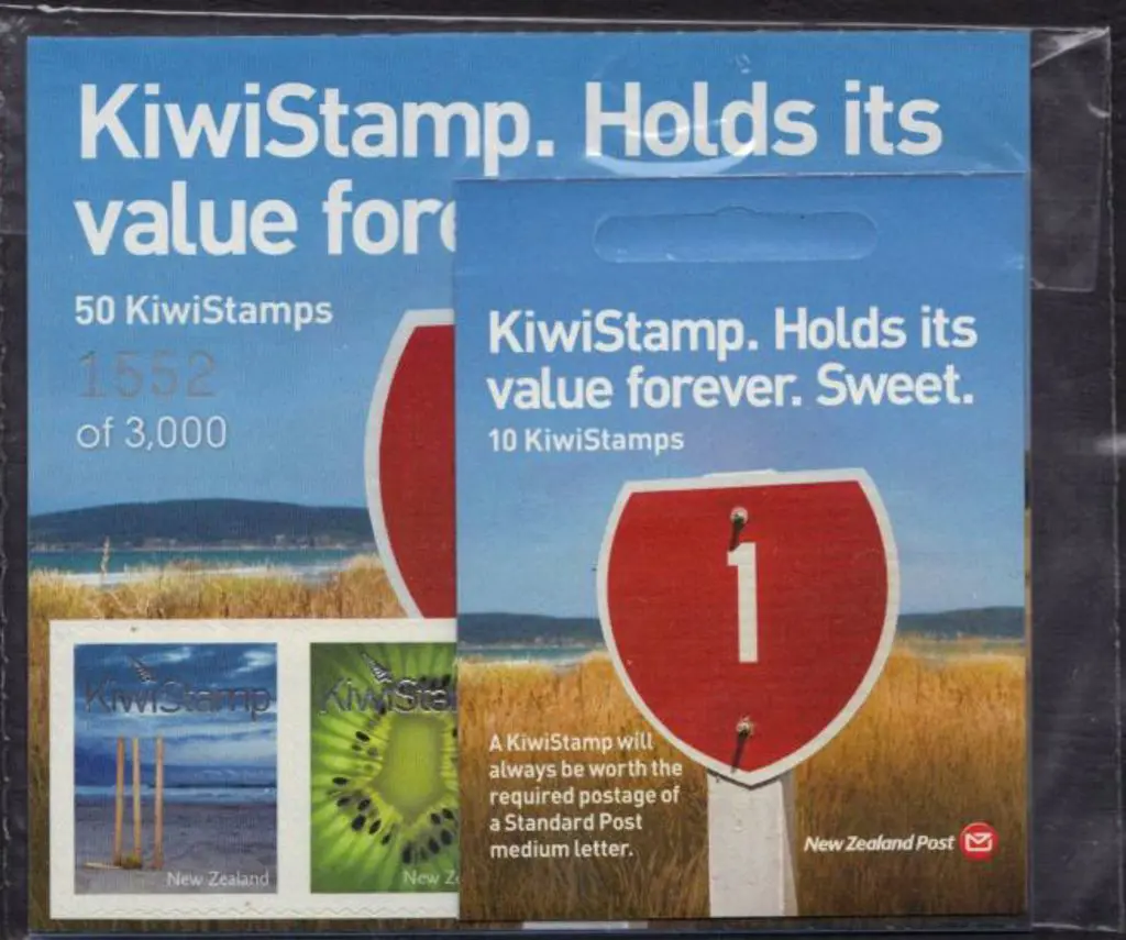 New Zealand 2009 Kiwistamps booklet of 50 silver ... Image 1++