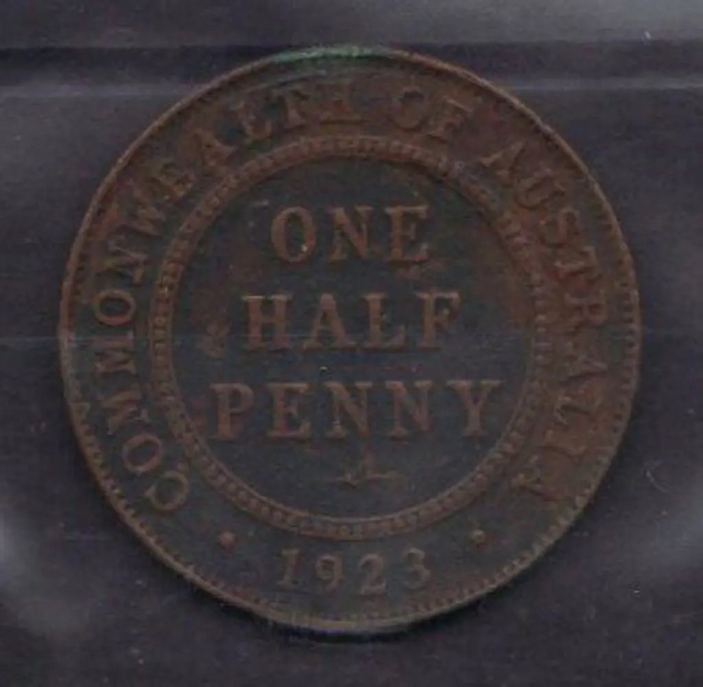 1923 Half Penny. Fine. Image 1++