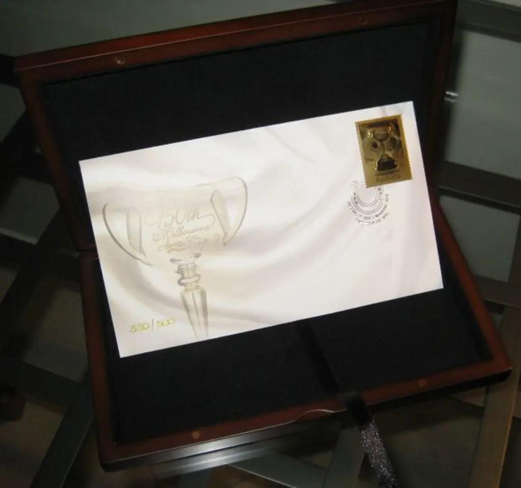 2010 60c 150th Anniv. Melbourne Cup gold stamp on ... Image 1++
