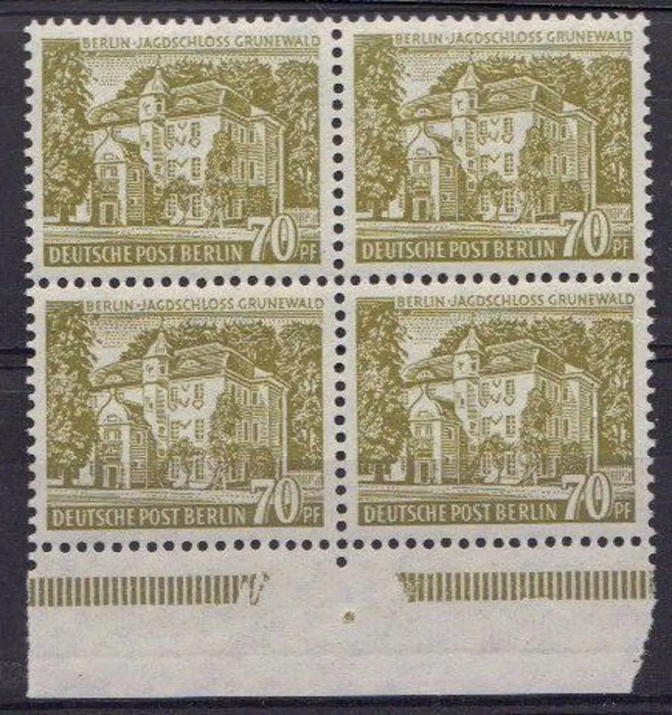 Germany-Berlin 1954 70pf olive Hunting Lodge MUH ... Image 1++