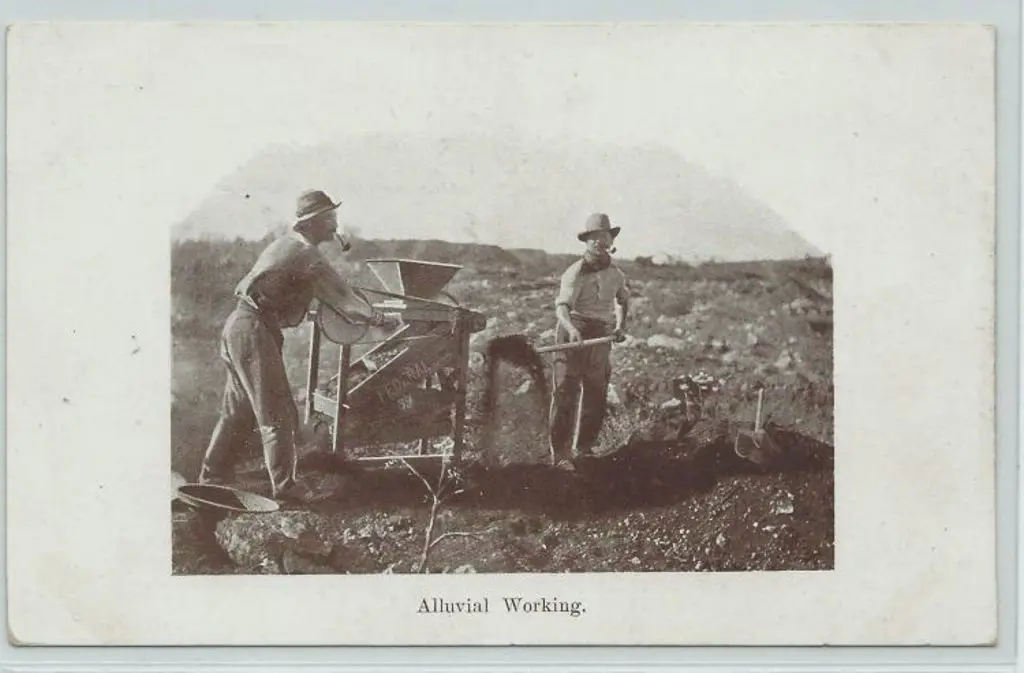 "Alluvial Working" (Immigration Bureau, Perth) B&W ... Image 1++
