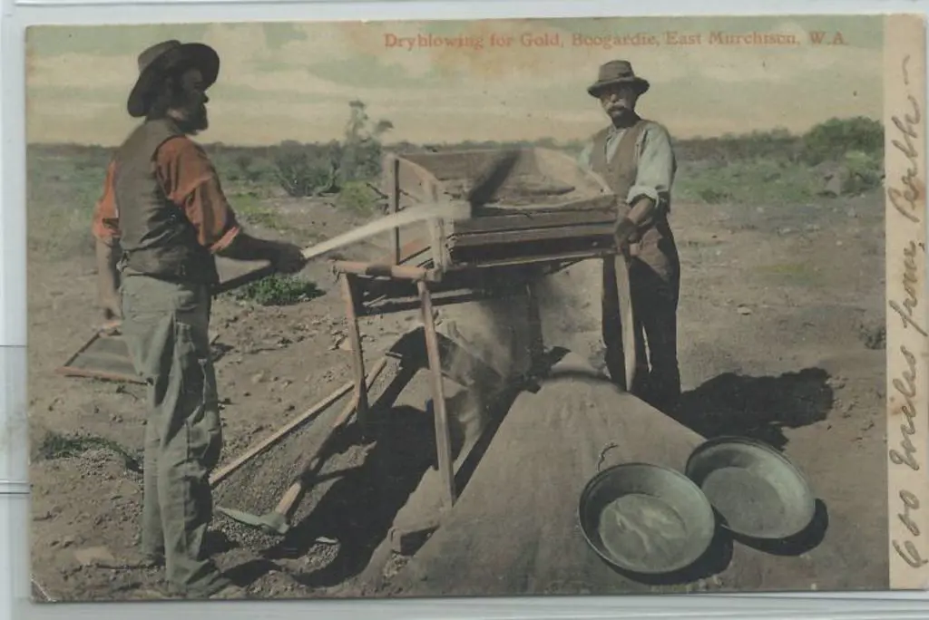 "Dry Blowing for Gold, Boogardie, East Murchison, ... Image 1++