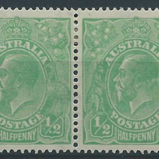 1918-20 Large Mult Perf.14 ½d green pair with "dot ...