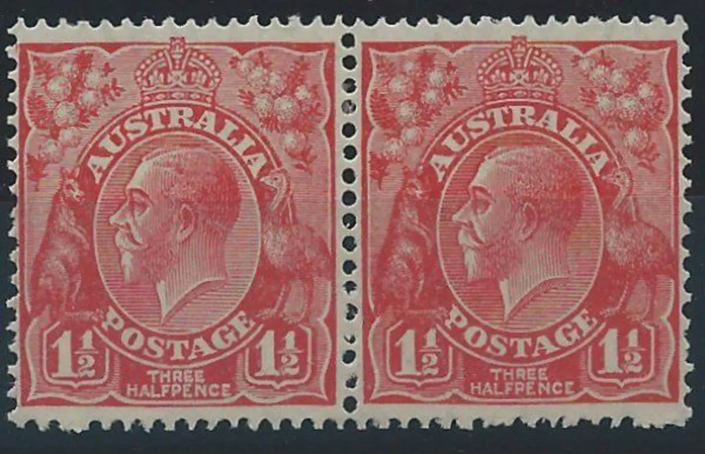 1926-30 SM wmk Perf 13½x12½ 1½d red pair showing ... Image 1++