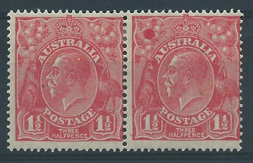 1926-30 SM wmk Perf. 14 1½d pale red pair with ... Image 1++