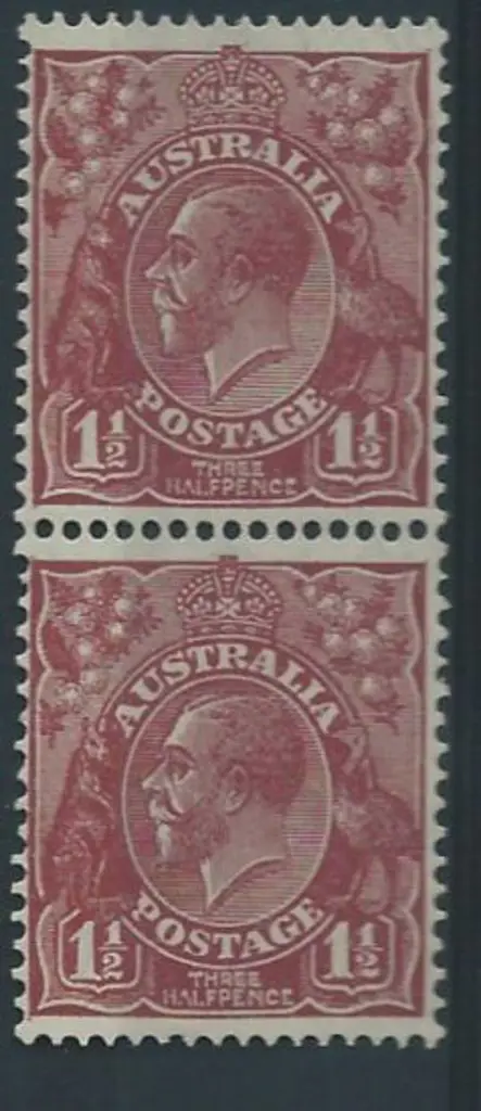 1931-36 CofA 1½d red-brown vertical pair both ... Image 1++