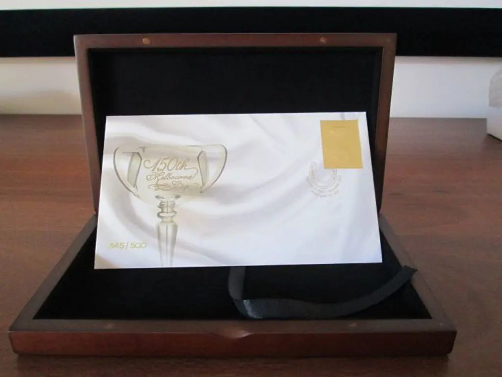2010 60c 150th Anniv. Melbourne Cup gold stamp on ... Image 1++