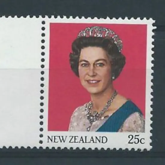 New Zealand 1985 25¢ QEII normal & marginal ...
