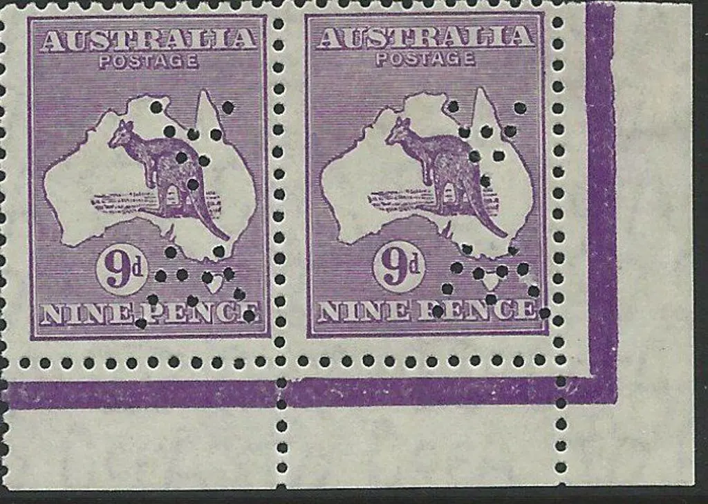 1931-47 CofA 9d violet bottom right corner pair ... Image 1++