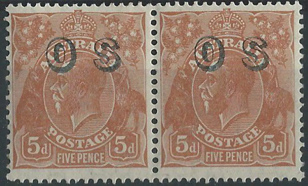 1932/33 5d orange brown KGV ovptd "OS" in ... Image 1++
