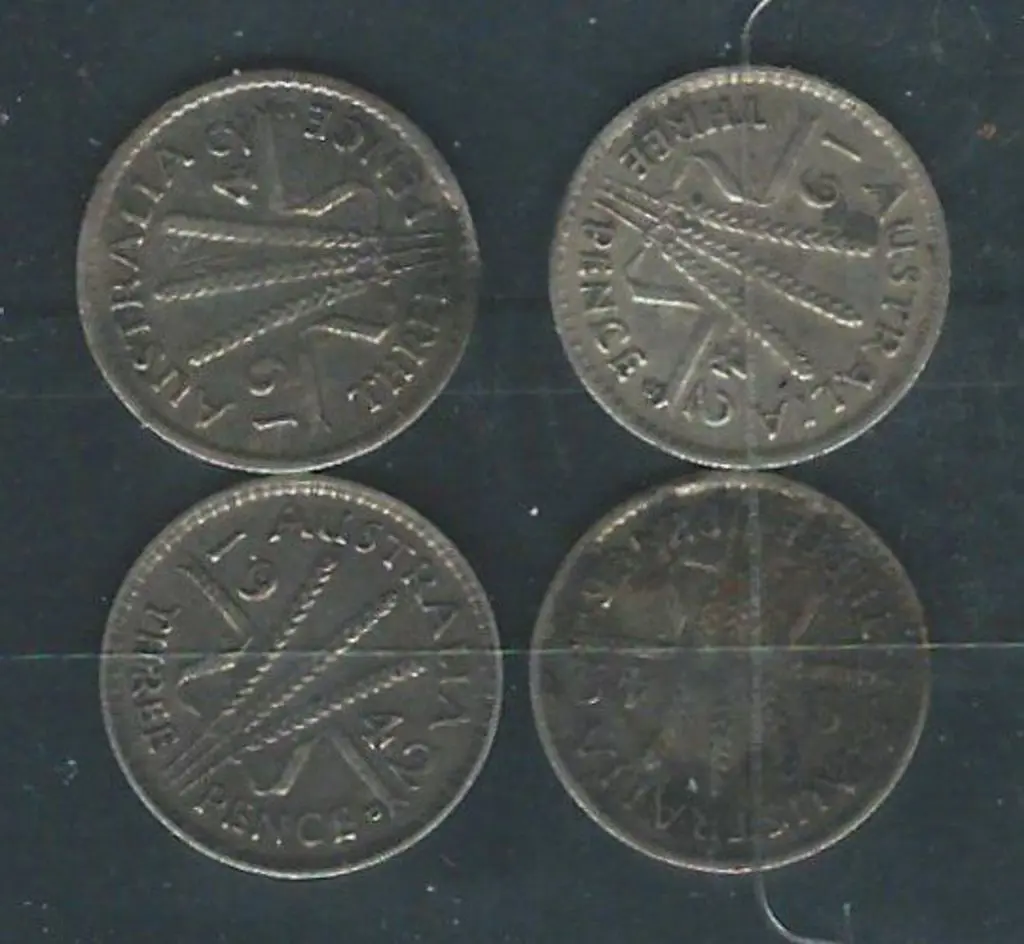 1942 Threepences Melbourne. Scarce. F-VF (4) Image 1++