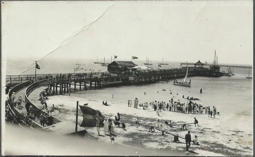 Geraldton untitled Kodak Austral b&w ppc showing ... Image 1++