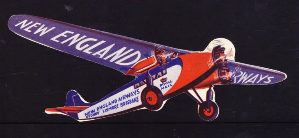 1930's New England Airways red & blue luggage ... Image 1++