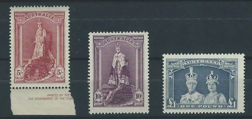1937/48 Robes set of 3 on thick paper. Fresh MUH. ... Image 1++