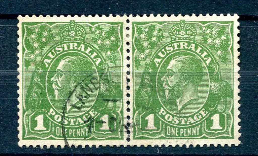 1931-36 CofA 1d green pair with V1-21 "dot ... Image 1++
