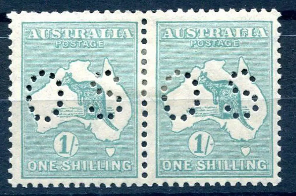 1929/30 1/- blue green pair perfined small ... Image 1++