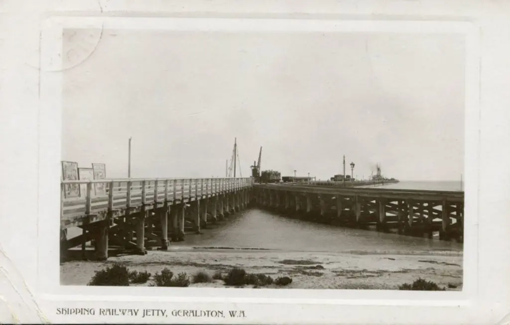 "Shipping Railway Jetty, Geraldton, W.A." E. Snell ... Image 1++