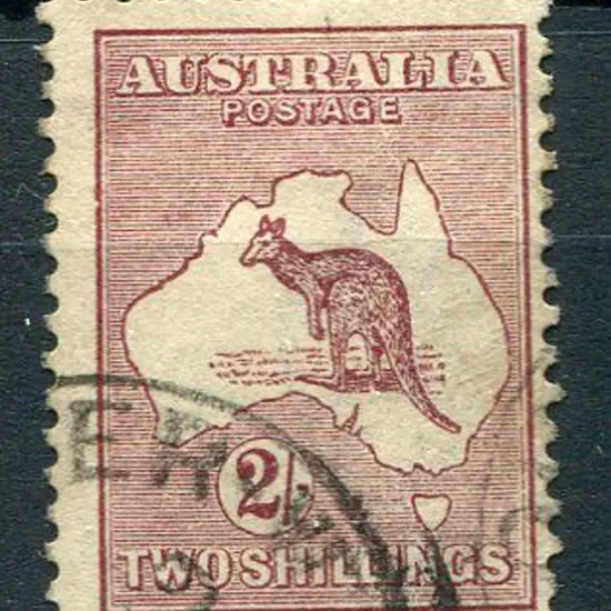 1915/28 3rd wmk 2/- maroon showing "nick in left ...
