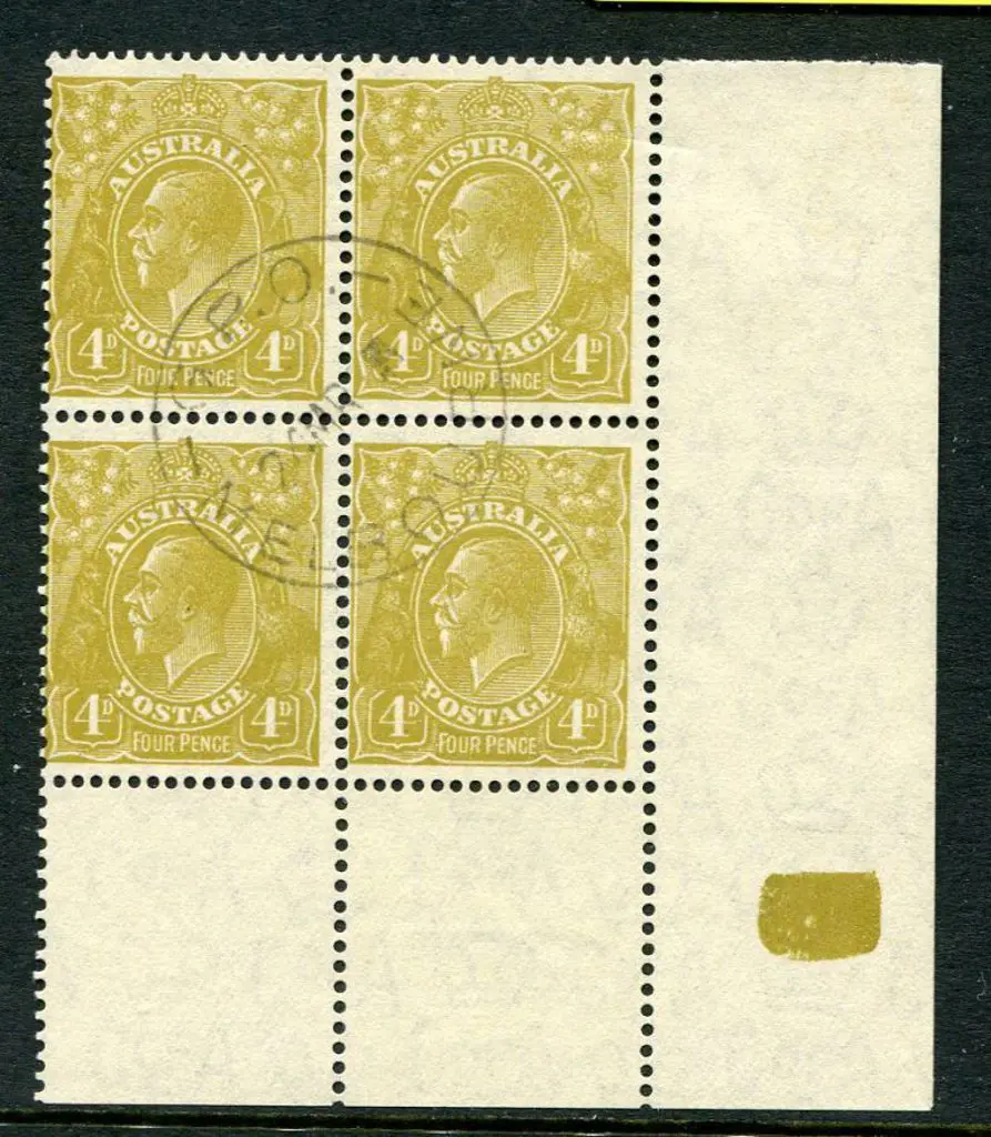 4d olive, plate 4 lower right marginal selvedge ... Image 1++