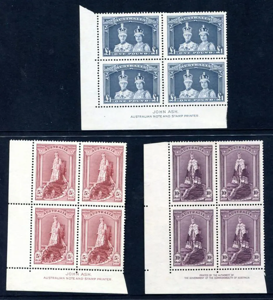 1937/48 Robes set of 3 on thick paper in Ash ... Image 1++