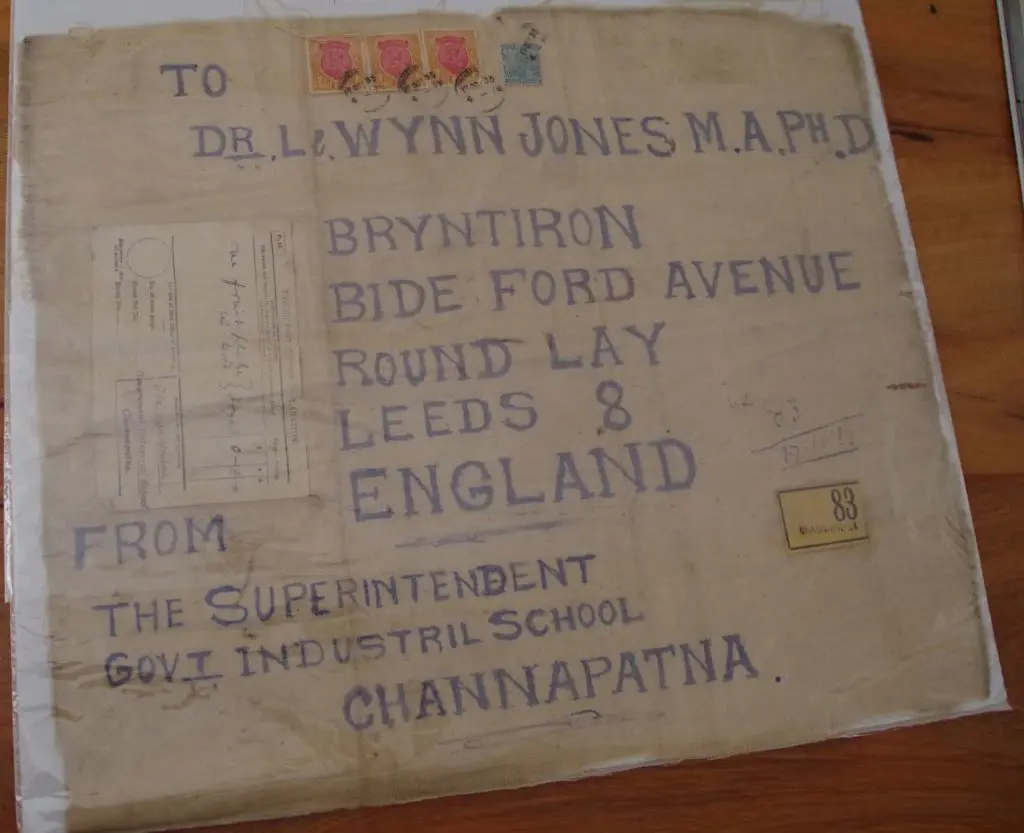 India 1933 Channapatna to Leeds Registered opened ... Image 1++