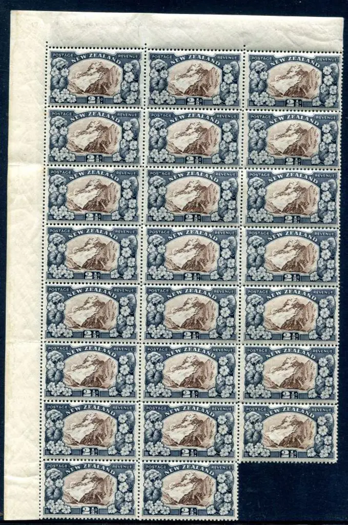 New Zealand 1935 2½d chocolate & blue experimental ... Image 1++
