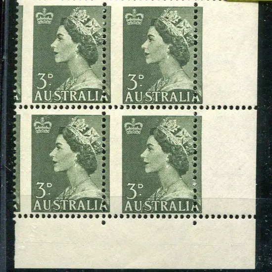 1953/56 3d green QEII corner block of 4 with ...