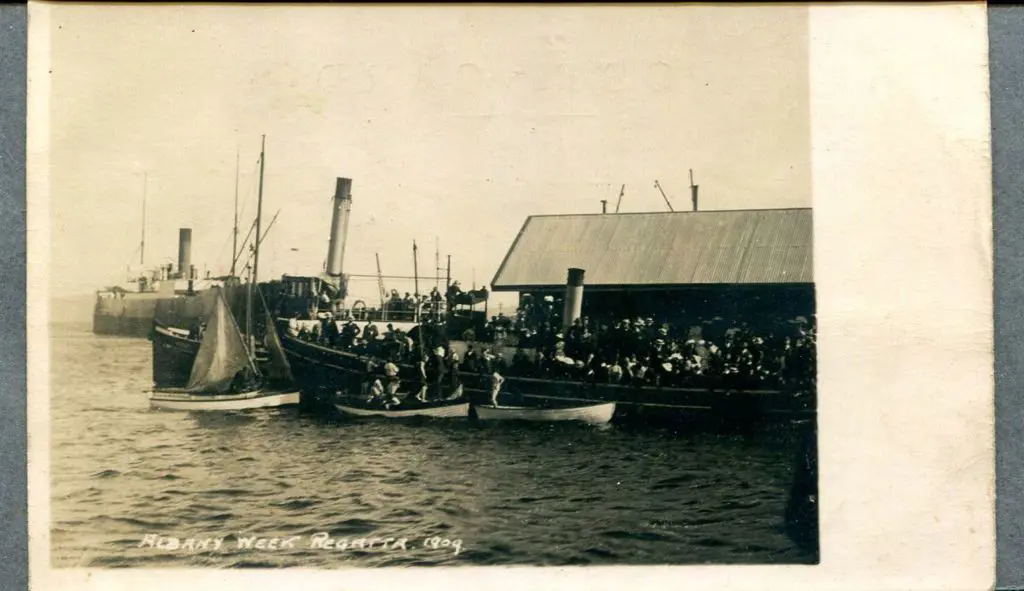 "Albany Week Regatta 1909" from same series as ... Image 1++