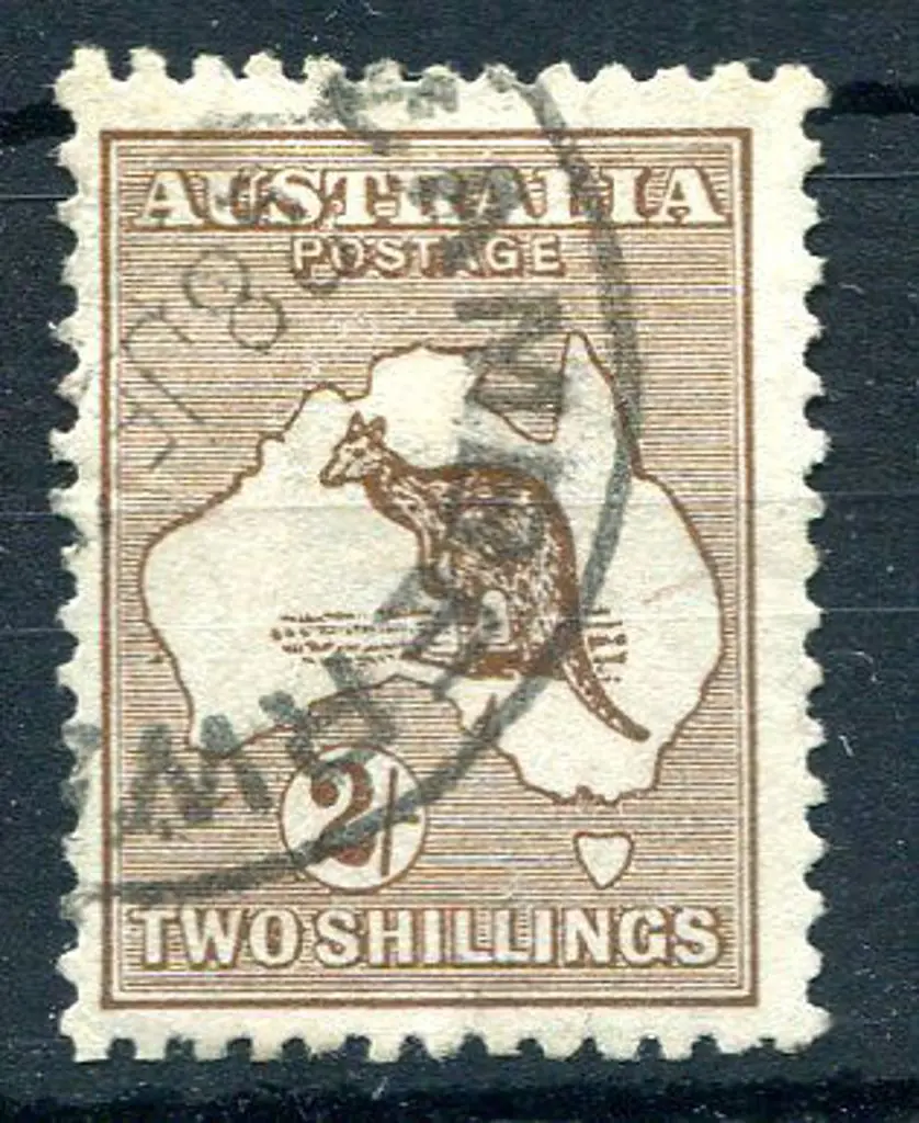 1915/28 3rd Watermark 2/- brown with "colour spot ... Image 1++