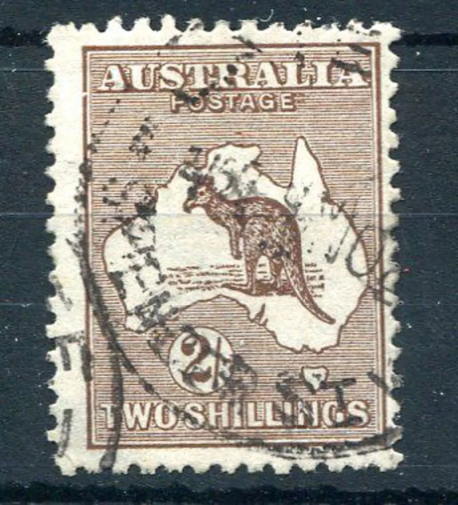 1915/28 3rd Watermark 2/- deep brown with "break ... Image 1++
