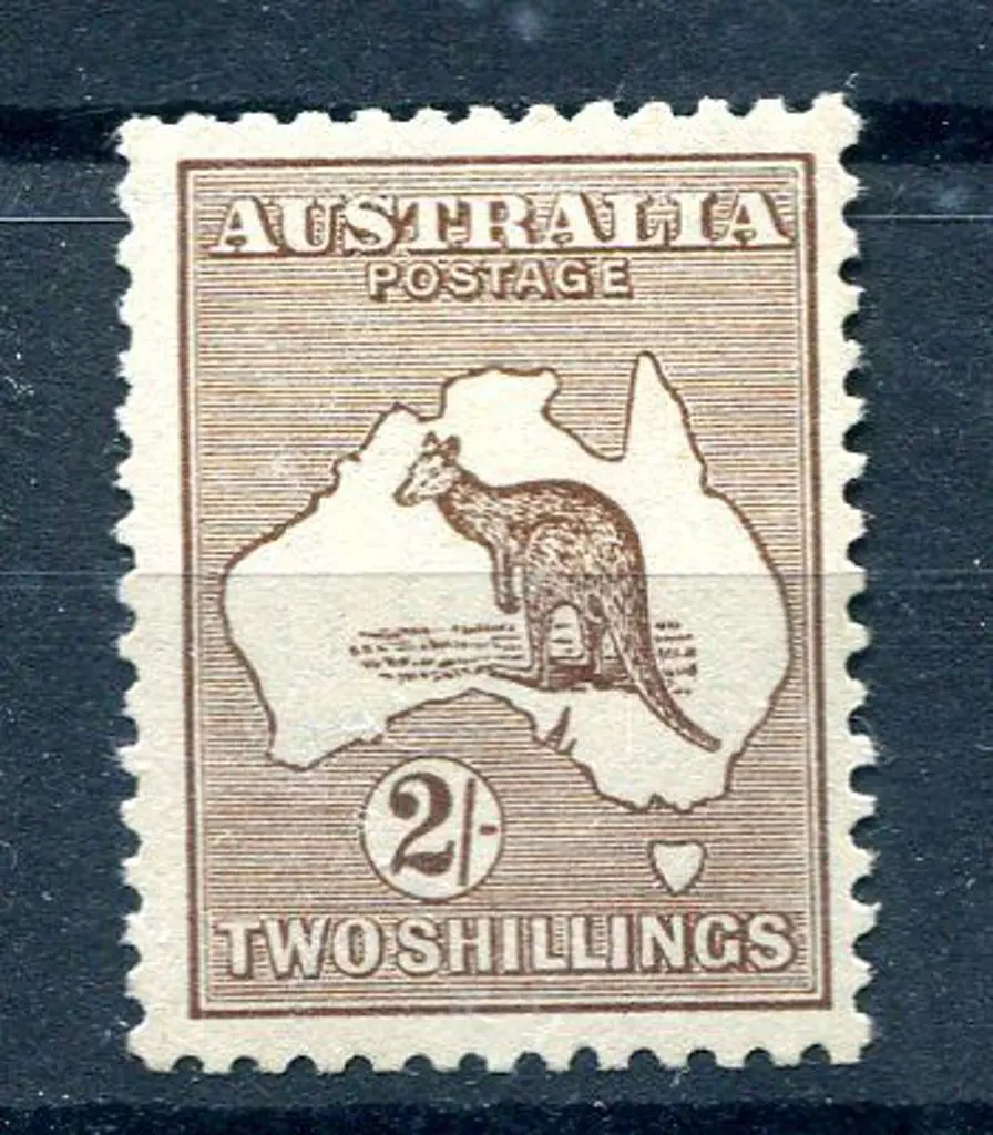 1915/28 3rd Watermark 2/- deep brown. MVLH centred ... Image 1++