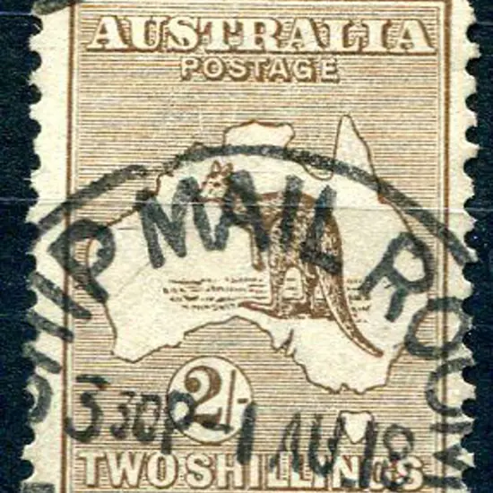 1915/28 3rd Watermark 2/- pale brown with "flaw on ...