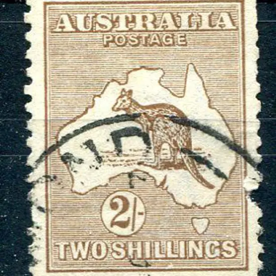 1915/28 3rd Watermark 2/- pale brown with "white ...