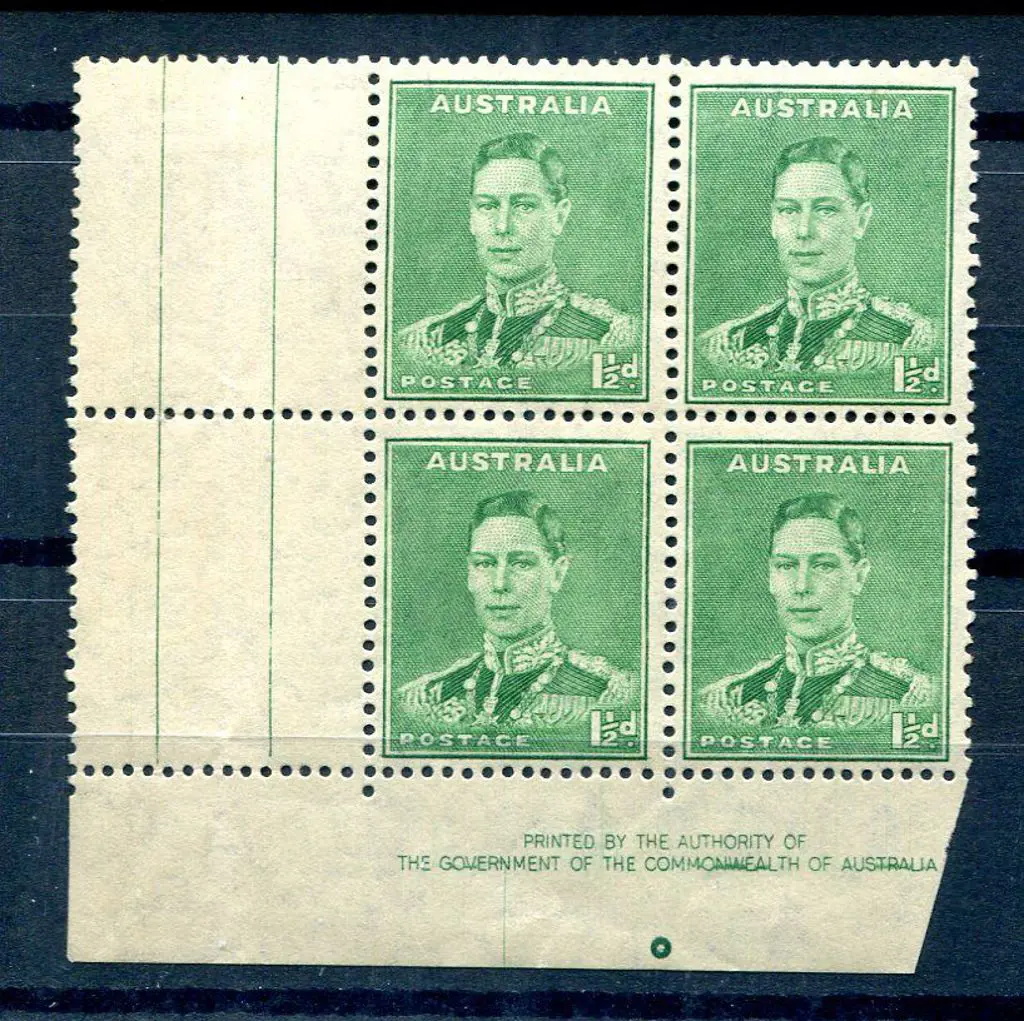 1941/42 1½d green KGVI Authority imprint block to ... Image 1++