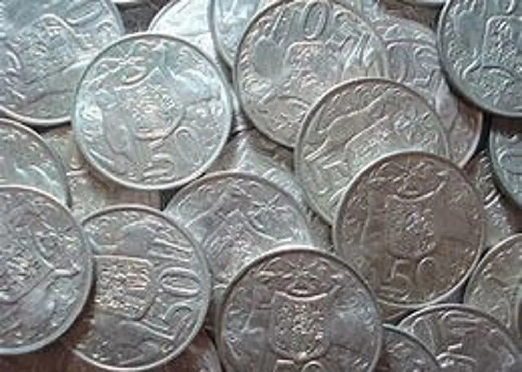 1966 50c round coins x 200. Image 1++