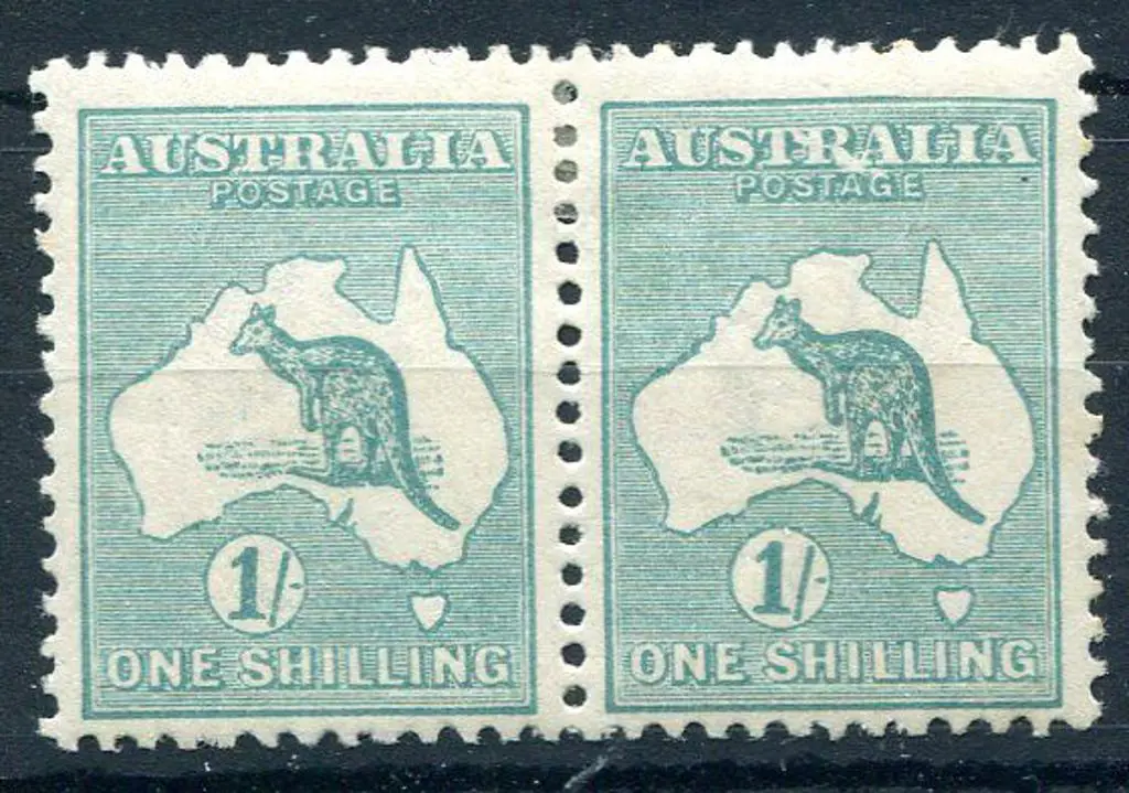 1915/28 3rd Watermark 1/- blue green Die IIB pair ... Image 1++