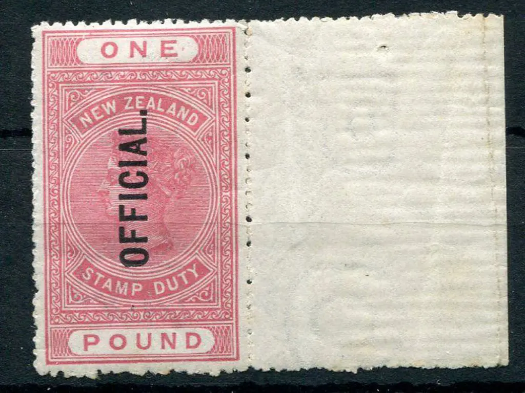 New Zealand 1913/25 £1 QV Official. Fine MUH right ... Image 1++