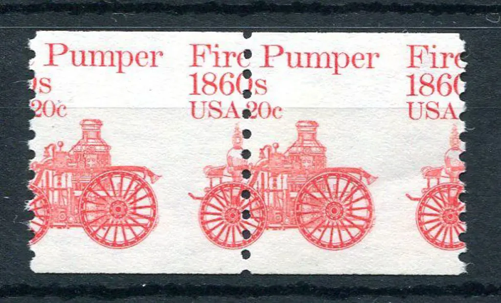 USA 1981 20c Fire Pumper horiz coil pair ... Image 1++