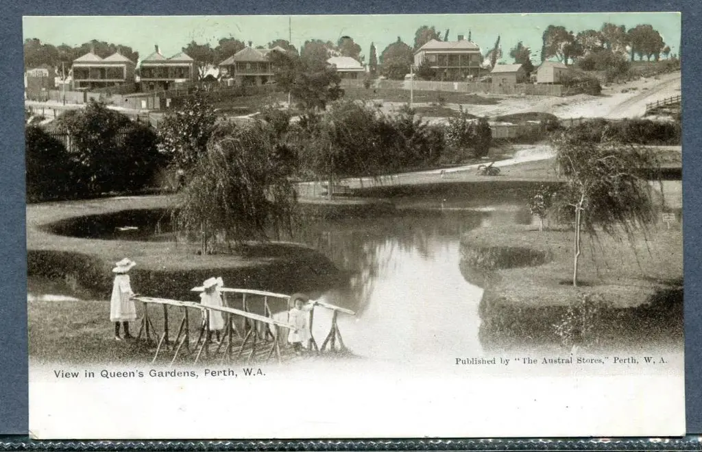 "View in Queen's Gardens, Perth, WA" b&w & light ... Image 1++