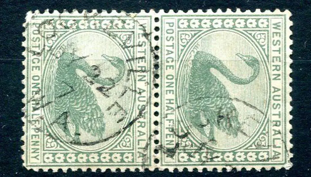 Lockville 3b Two part strikes on pair ½d green ... Image 1++