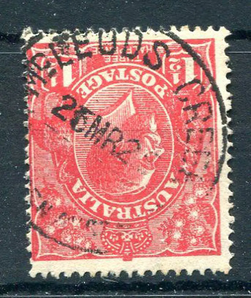 McLeods Creek A28 on 1½d red KGV dated 26 MR 25. ... Image 1++