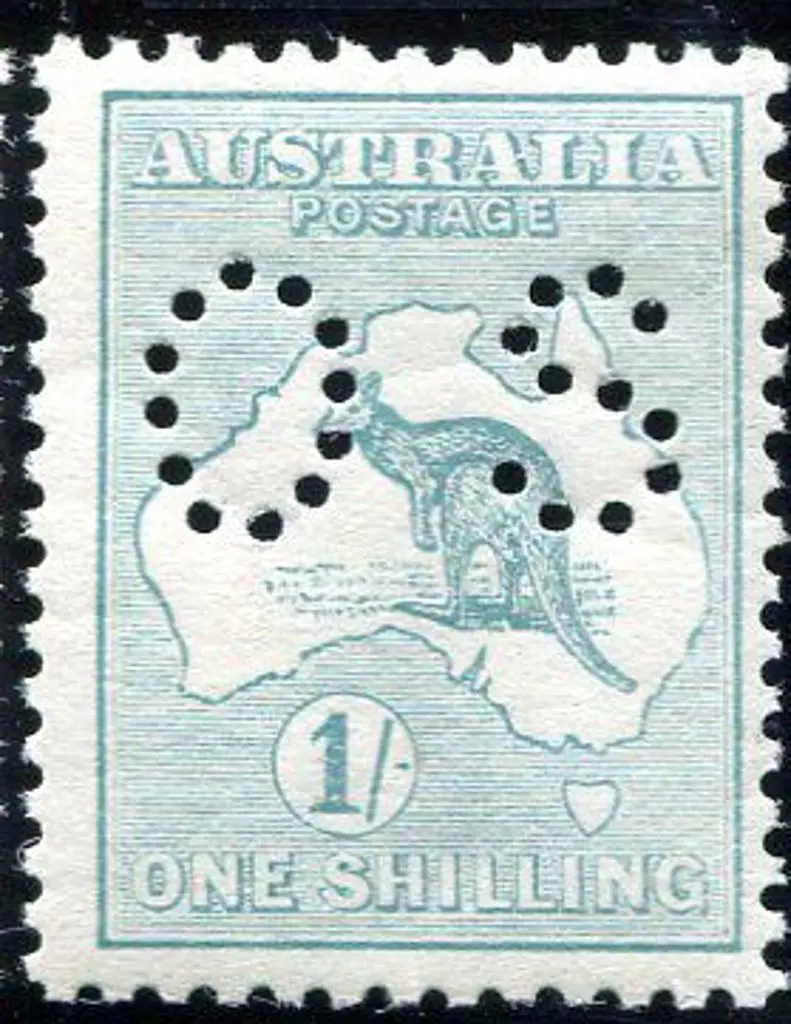 1913 1/- pale blue-green Die II kangaroo perfined ... Image 1++