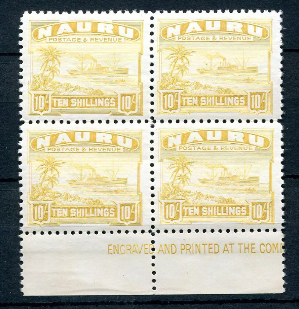 1924/48 10/- yellow ship on shiny paper in ... Image 1++