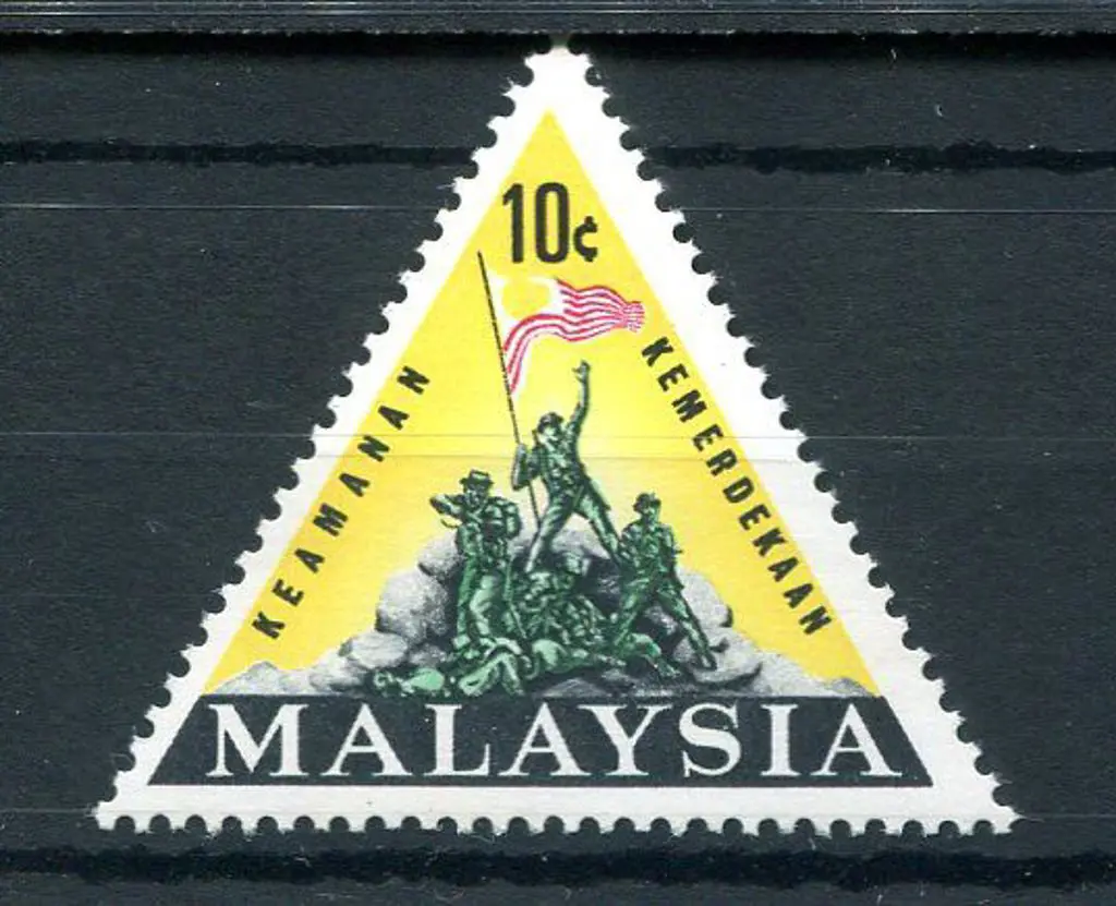 Malaysia 1966 10c National Monument with “blue” ... Image 1++
