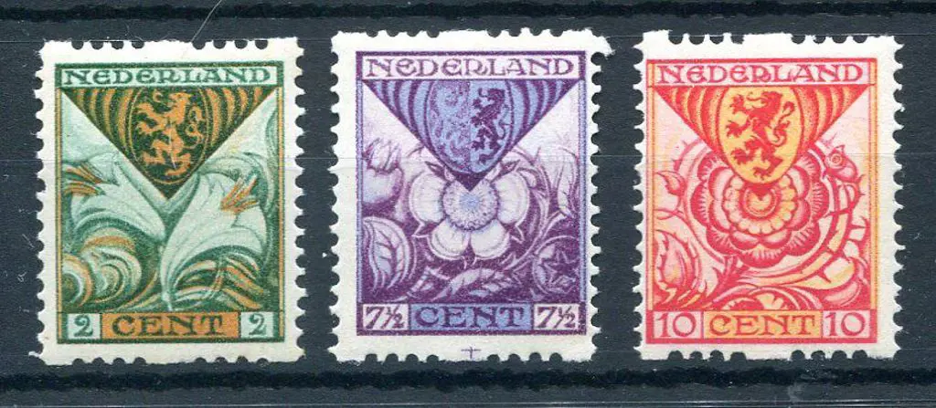Netherlands 1925 Child Welfare set of 3 with ... Image 1++