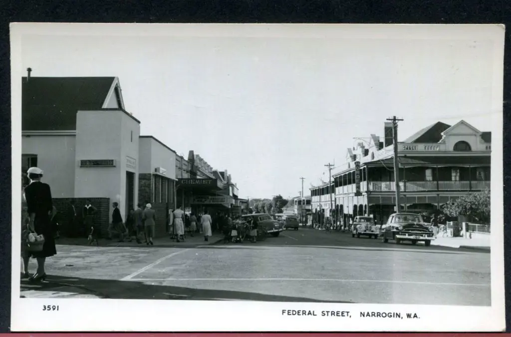Federal Street, Narrogin, WA b&w card with "POST ... Image 1++