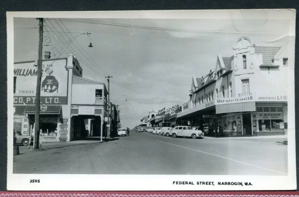 Federal Street, Narrogin, WA b&w card with "POST ... Image 1++