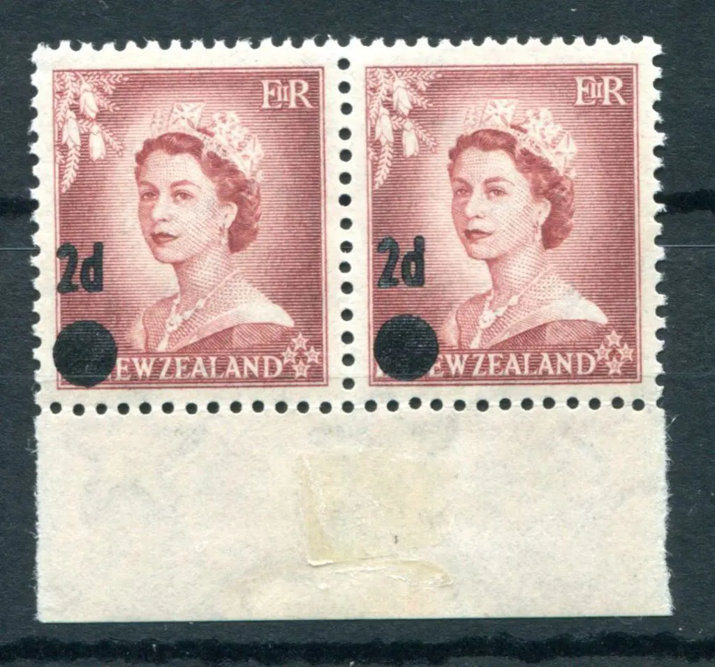 New Zealand 1958 2d on 1½d "stars" error of ... Image 1++