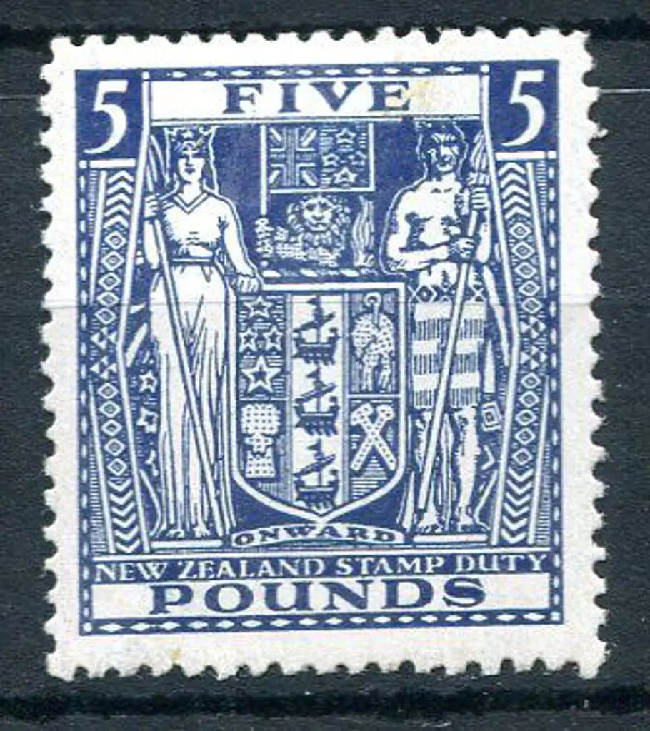 New Zealand 1940/58 £5 indigo blue Arms on ... Image 1++